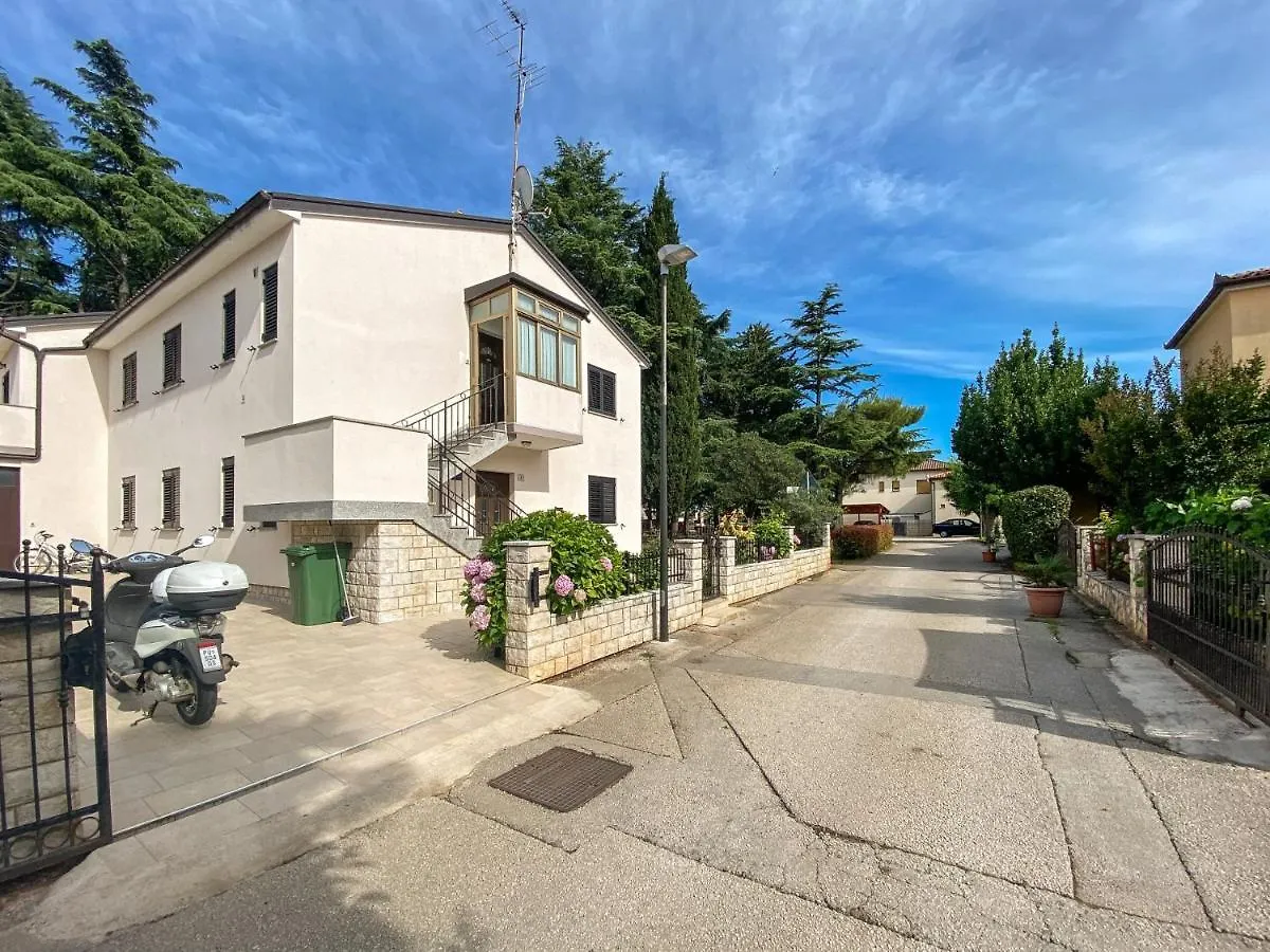 Elena Four Apartment Novigrad