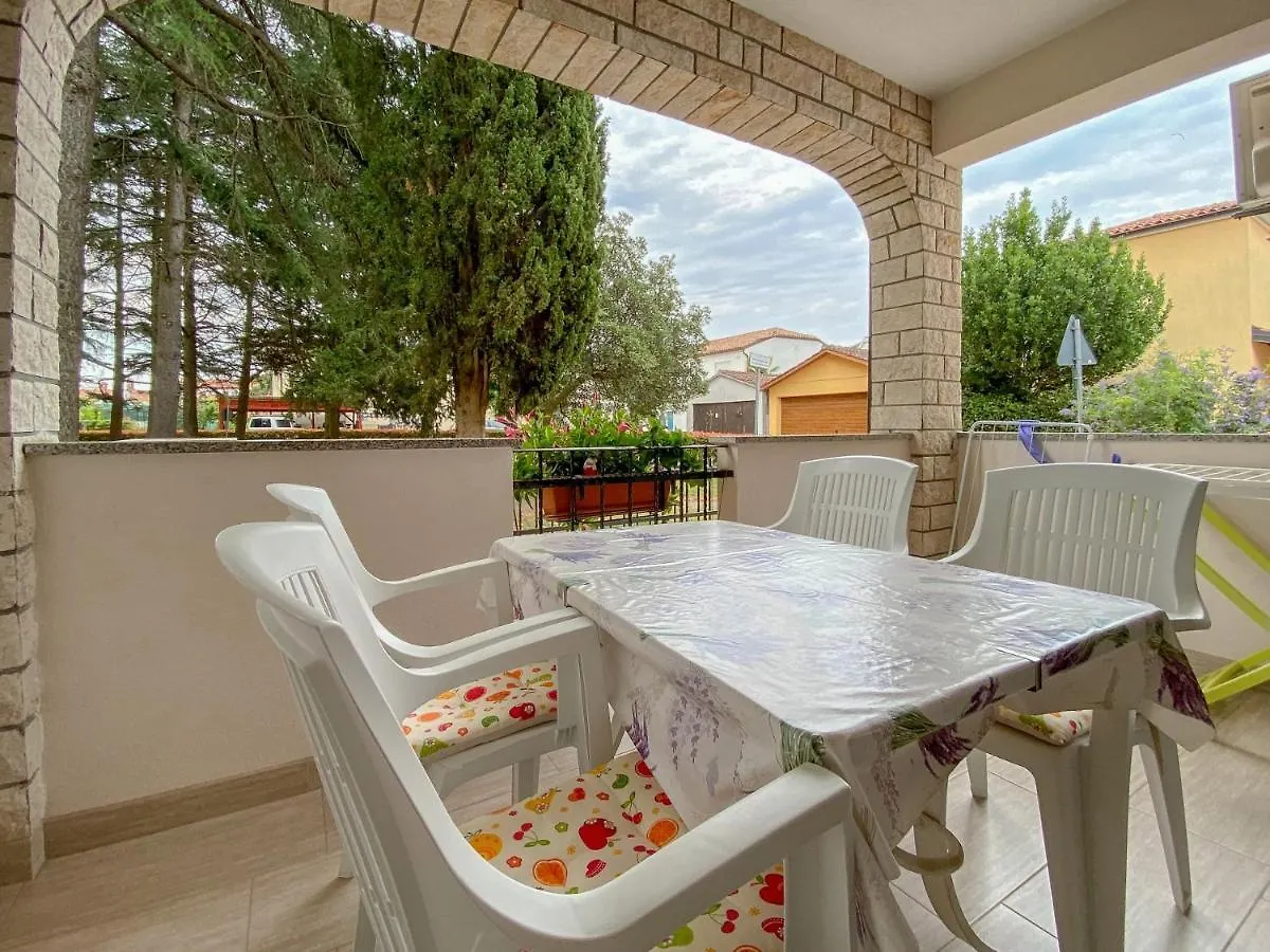 Elena Four Apartment Novigrad  Croatia