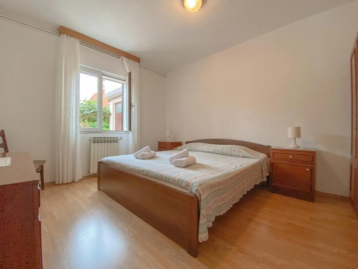 Elena Four Apartment Novigrad