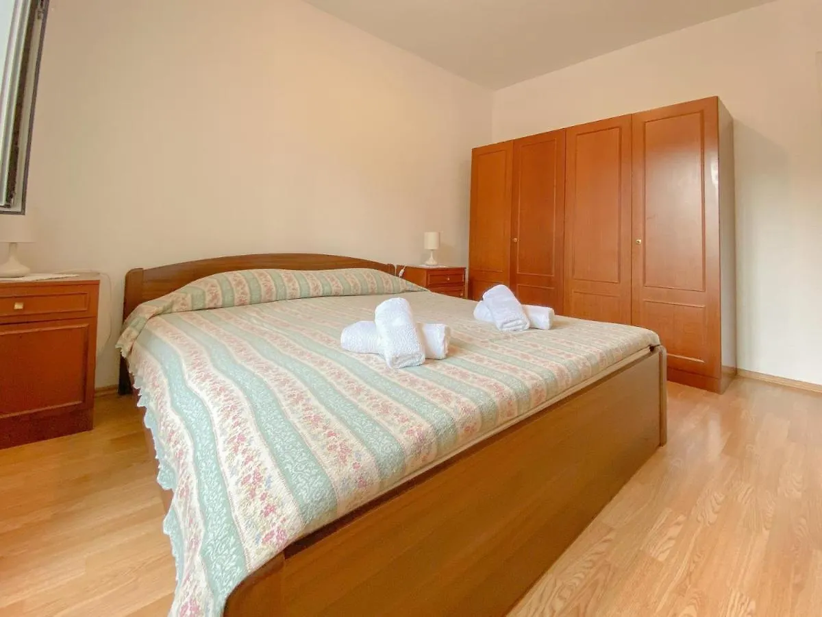 Elena Four Apartment Novigrad  Croatia